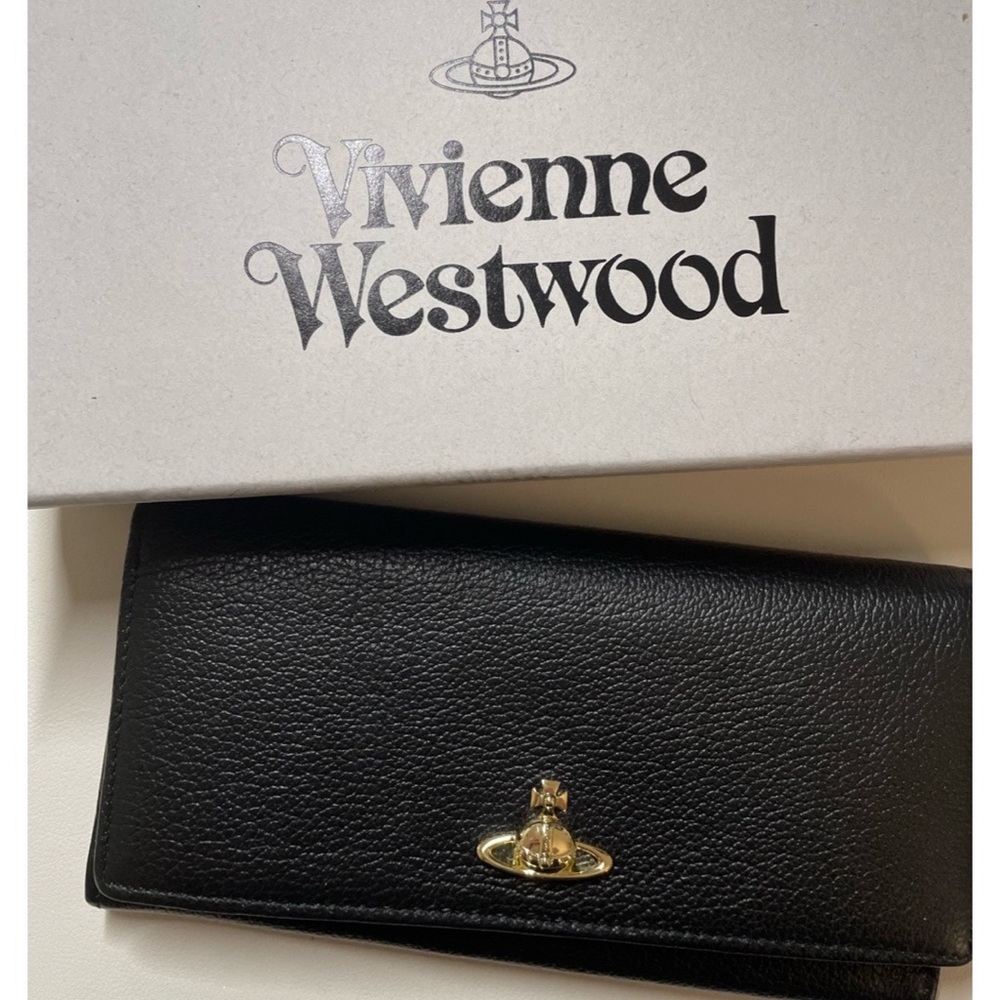 Vivienne Westwood
Orb-logo leather wallet